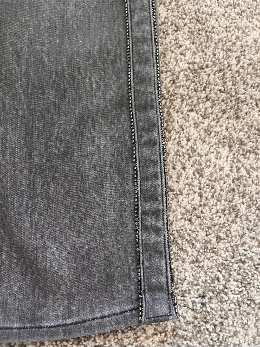 White House Black Market The Straight Gray High Rise Studded Jeans Size 4 - Picture 3 of 10